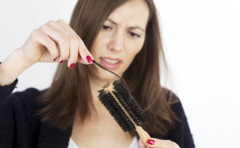 秋季如何护发 女人秋季为什么会脱发 女人秋季护发要怎么做