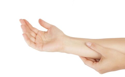 手脱皮怎么办 手脱皮如何治疗 手脱皮是怎么回事