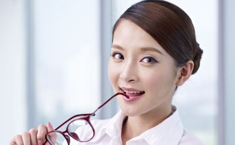 按摩哪些穴位可以护眼 保护眼睛按摩哪些穴位 生活里如何护眼