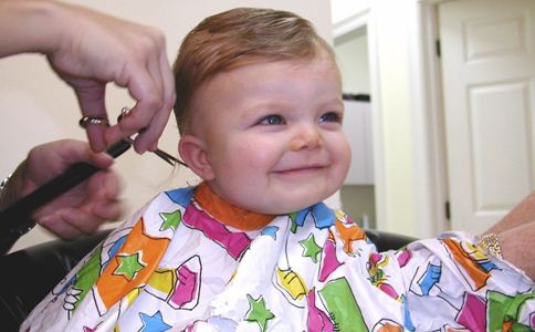 宝宝头发稀少怎么办 宝宝护发小常识 宝宝头发稀少吃什么好