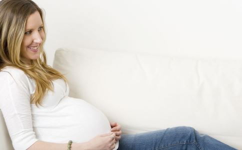孕妈临近分娩应该怎么做 快速顺产方法 孕妈想要快速顺产应该怎么做