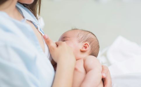 哺乳期哭过后会影响哺乳吗 哺乳期有哪些注意事项 哺乳期喂奶要注意什么