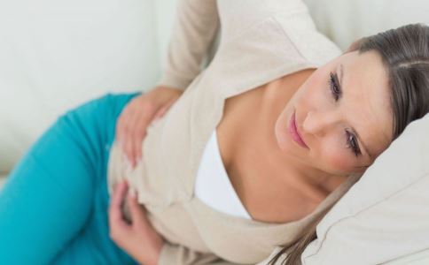 子宫脱垂有哪些症状 子宫脱垂是怎么引起的 怎样预防子宫脱垂