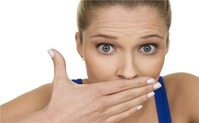 口臭怎么办 如何治疗口臭 快速去除口臭的方法
