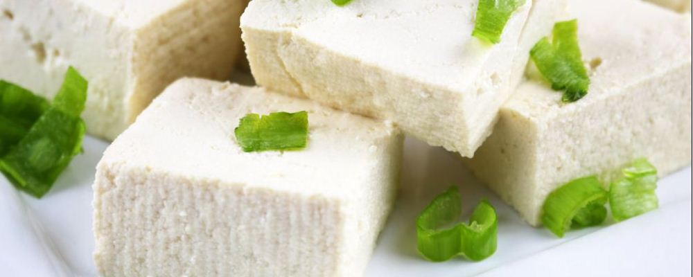 吃豆腐有什么好处 吃豆腐可以抗血栓吗 豆腐的营养可以替代牛奶吗
